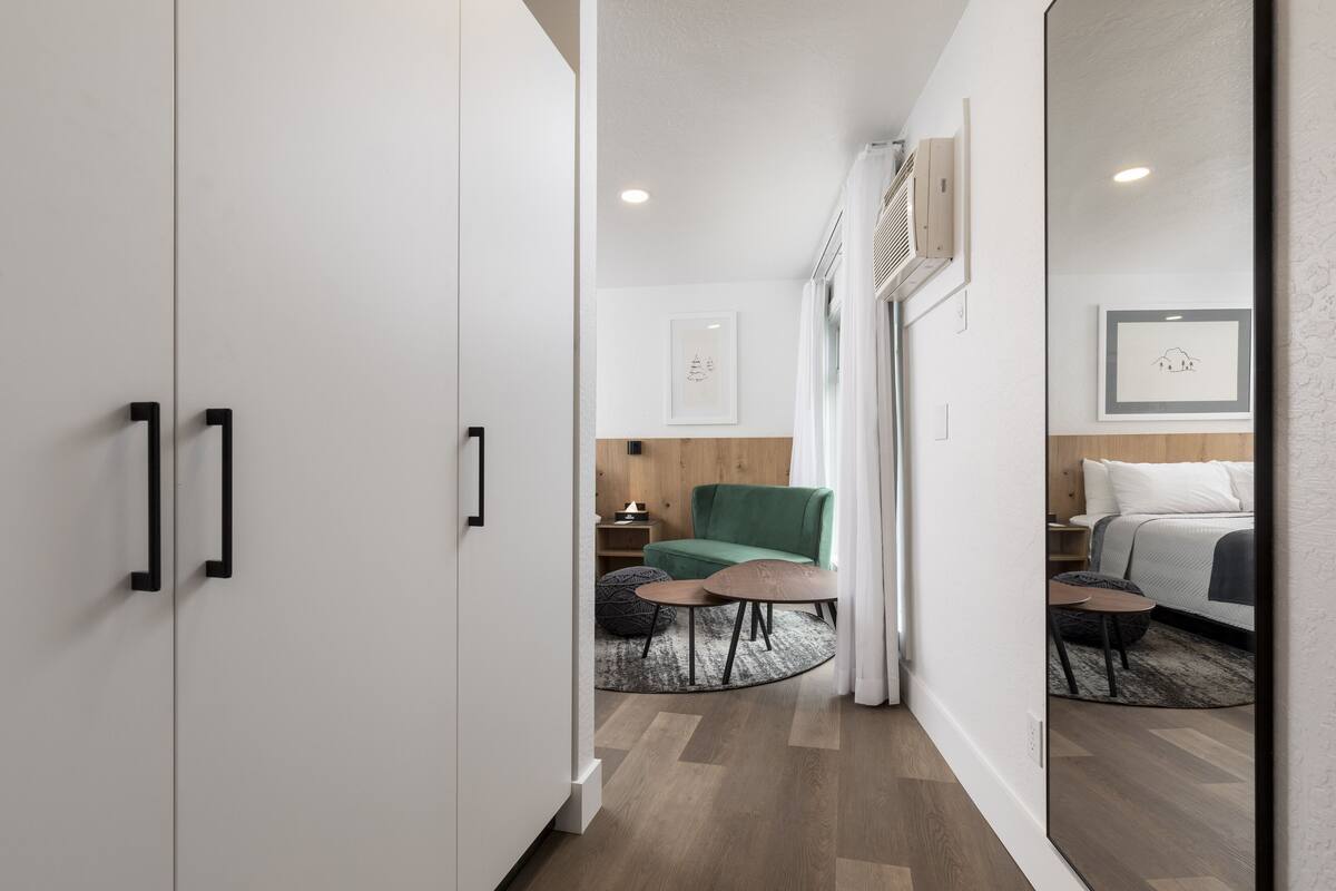 suite, 1 king bed | wardrobe