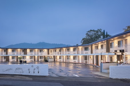 Front of property. Hotel Lumberjack