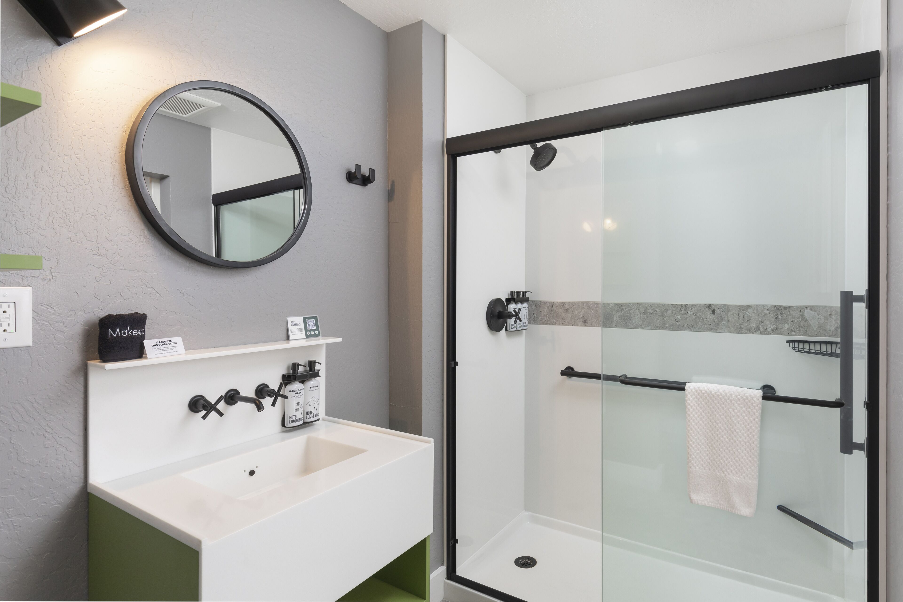 suite, 1 king bed | bathroom | shower, hair dryer, towels, soap