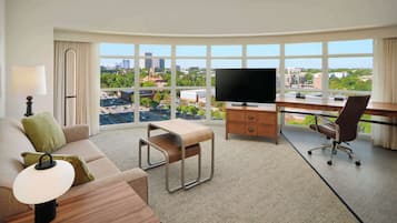 Bedroom Corner Suite King Non Smoking