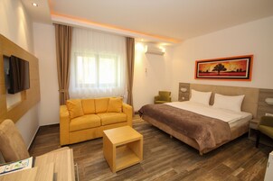 Double Room | Premium bedding, minibar, in-room safe, desk