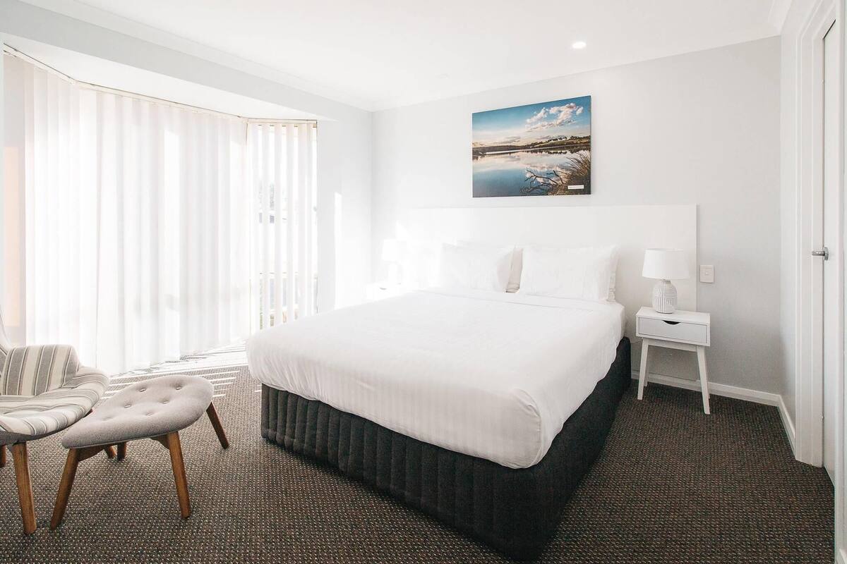 3 Bedroom Fully Equipped Spa Apartment  | Desk, iron/ironing board, cribs (surcharge), rollaway beds (surcharge)