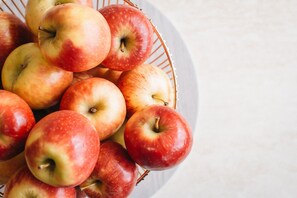 A basket of apples. - Quality Apartments Banksia Albany (Centennial Park)