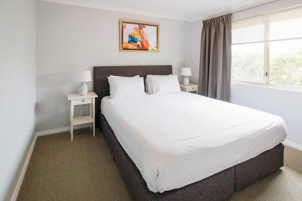 1 Bedroom Executive King Apartment  | Desk, iron/ironing board, cribs (surcharge), rollaway beds (surcharge)
