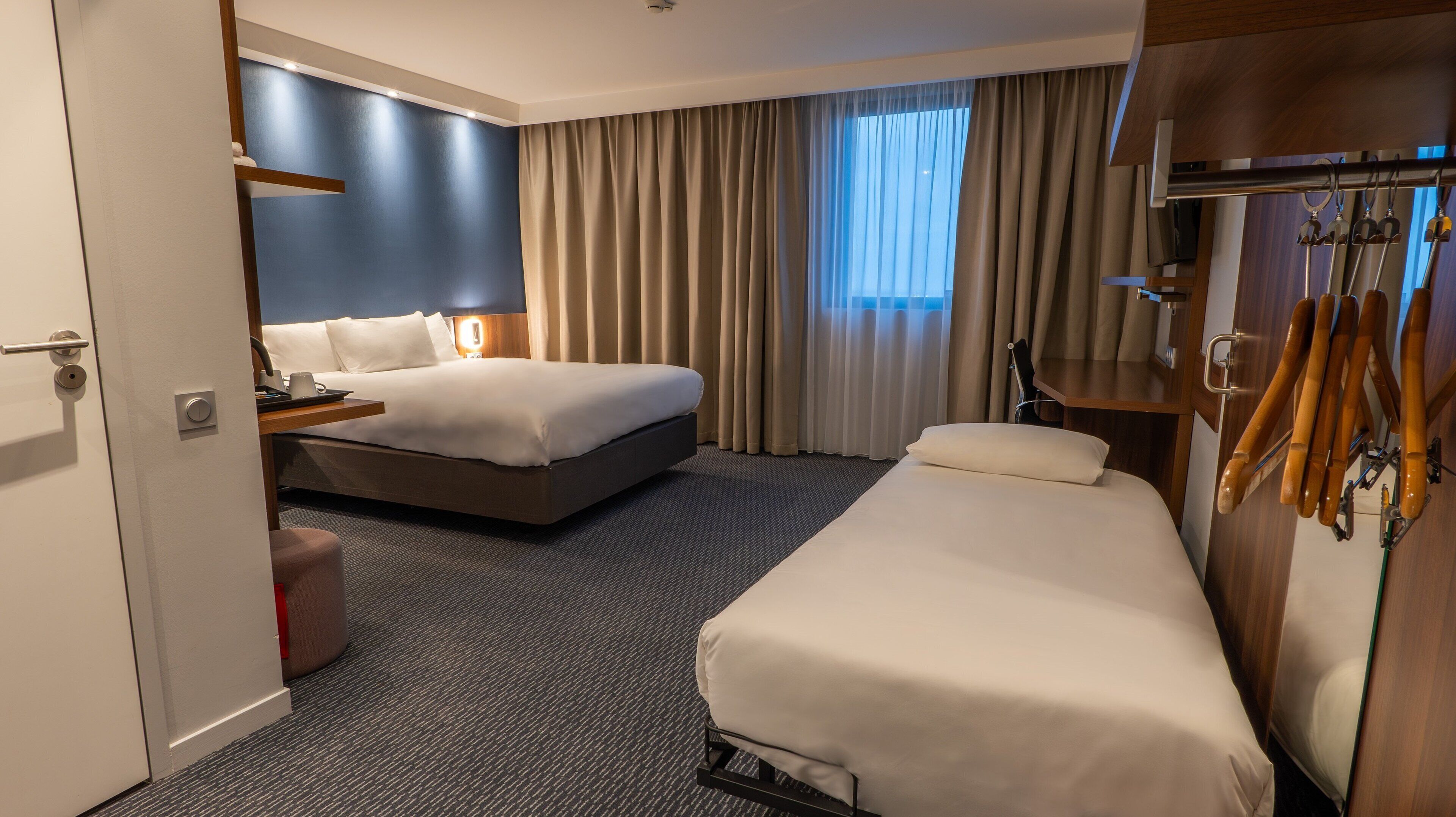 1 bedroom, premium bedding, individually furnished, desk