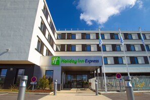 Exterior - Holiday Inn Express Dijon by IHG (Saint-Apollinaire)
