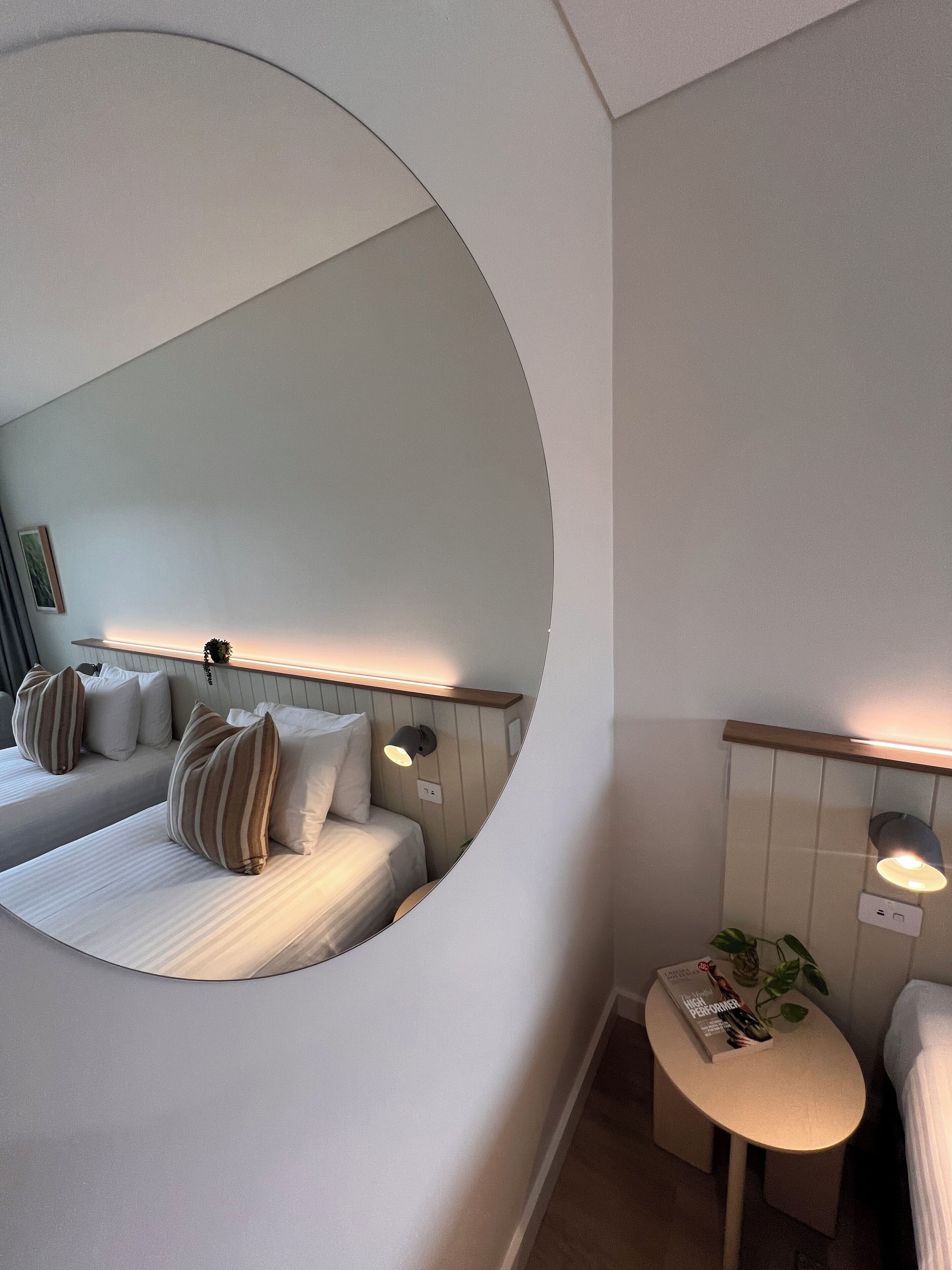 Deluxe Twin Room | Pillow-top beds, in-room safe, desk, laptop workspace