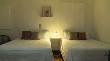 Doppia Classic, 2 letti matrimoniali, bagno privato | Biancheria da letto di alta qualità, con stile personalizzato