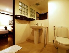淋浴设施、免费洗浴用品、毛巾