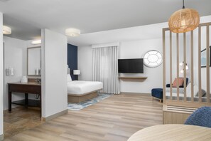 Hypo-allergenic bedding, desk, laptop workspace, blackout curtains - Hampton Inn New Smyrna Beach (New Smyrna Beach)