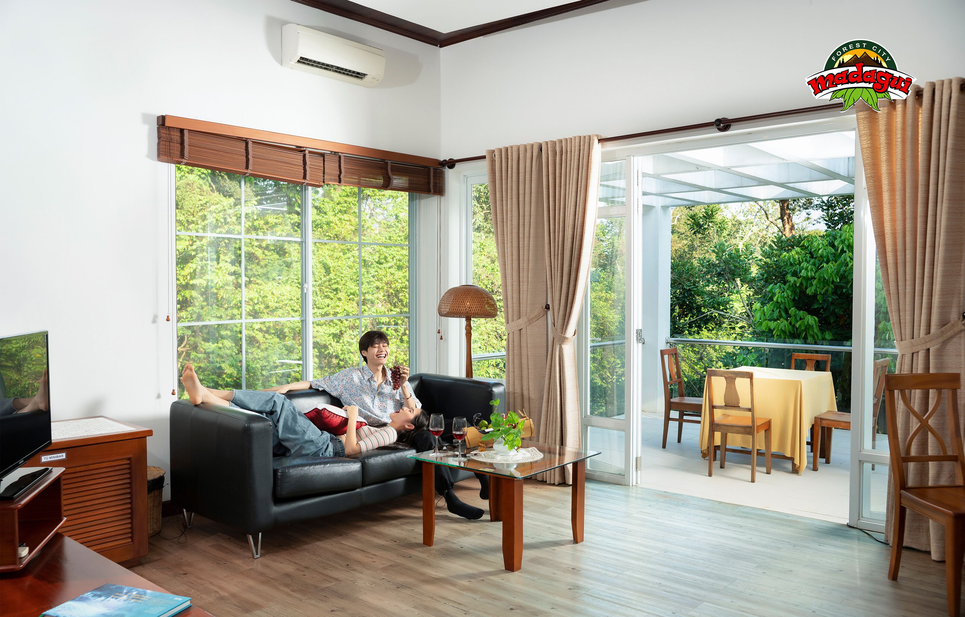 基础客房, 私人游泳池, 花园景观 (Suite) | 起居区