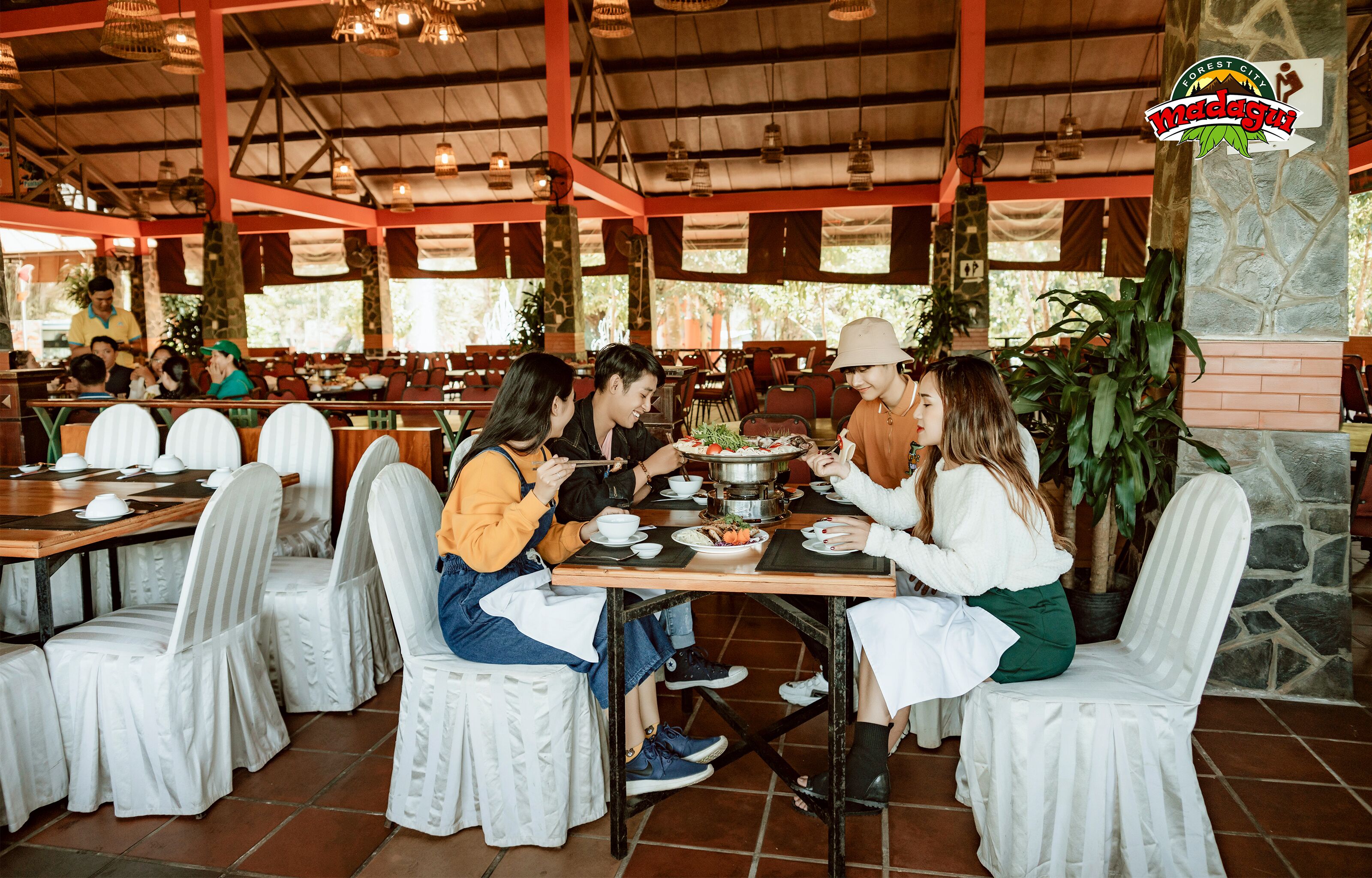 4 Restaurants; Frühstück, Mittagessen und Abendessen werden serviert