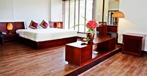 Basic-Zimmer, eigener Pool, Gartenblick (Suite)