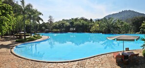 3 outdoor pools, pool umbrellas, pool loungers