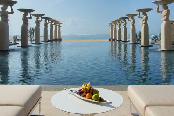6 Außenpools, Cabañas (gegen Gebühr), Sonnenschirme