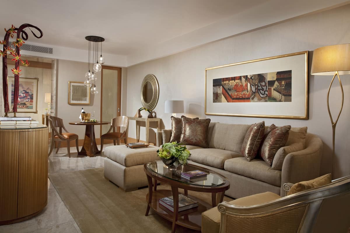 Premium bedding, minibar, in-room safe, desk