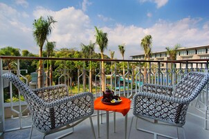 Room, Terrace (HARRIS) | Minibar, in-room safe, desk, laptop workspace