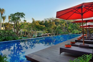 3 outdoor pools - HARRIS Hotel & Conventions Malang  (Malang)