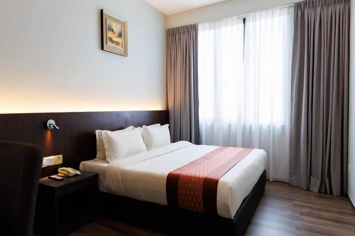 superior room, 1 king bed | down duvets, select comfort beds, soundproofing, iron/ironing board