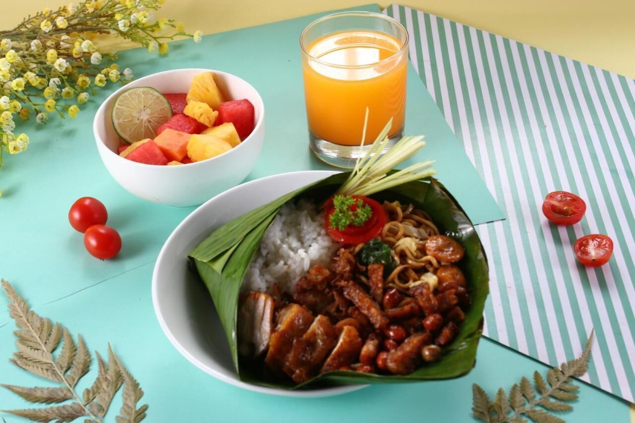 daily cooked-to-order breakfast (idr 40000 per person)
