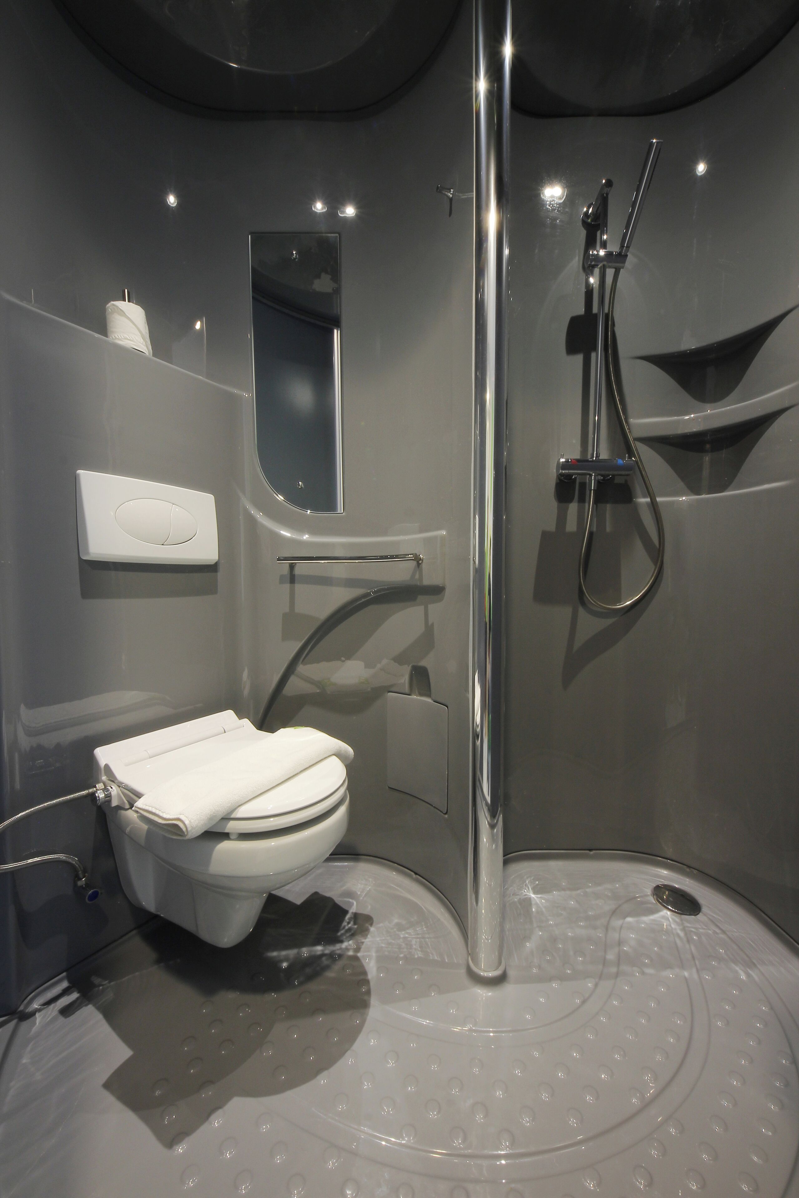 room (pop!) | bathroom | shower, towels, soap, shampoo