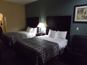 Desk, free WiFi, bed sheets - SSUNRISER INN (Kilgore)