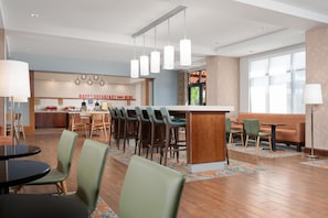 Buffet déjeuner gratuit tous les jours
