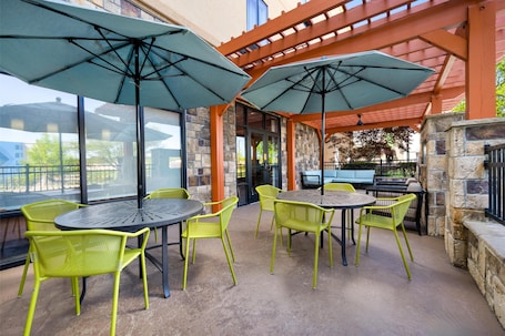 Terraza o patio. Hampton Inn Cleveland, TN