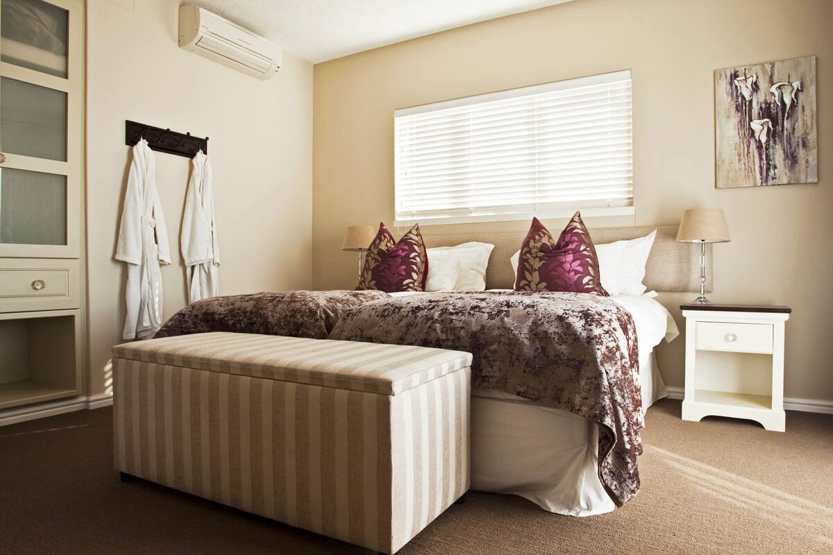1 bedroom, in-room safe, desk, free WiFi