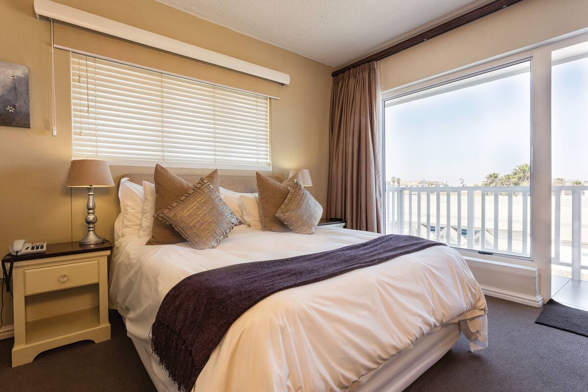 1 bedroom, in-room safe, desk, free WiFi