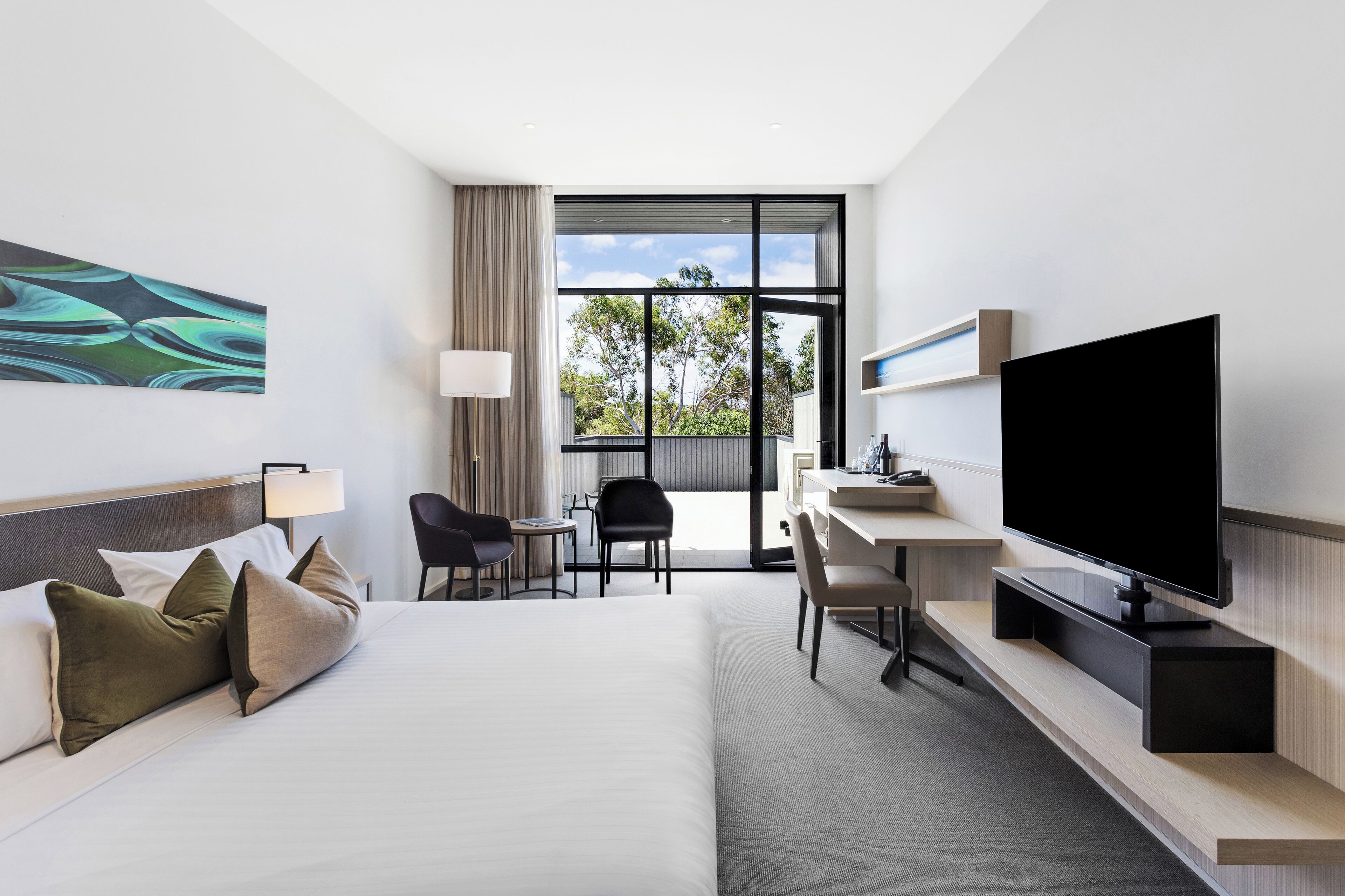 flinders room | 1 bedroom, minibar, in-room safe, desk