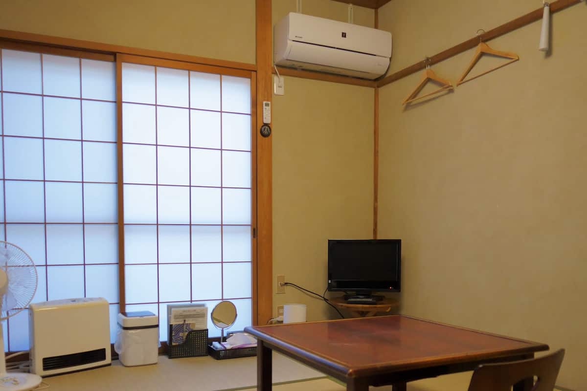 Chambre Tradition Double ou avec lits jumeaux, non-fumeurs | Wi-Fi gratuit, draps fournis