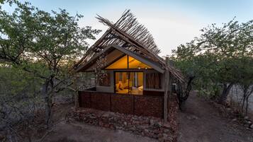 Deluxe Double or Twin Room, 1 Bedroom | In-room safe