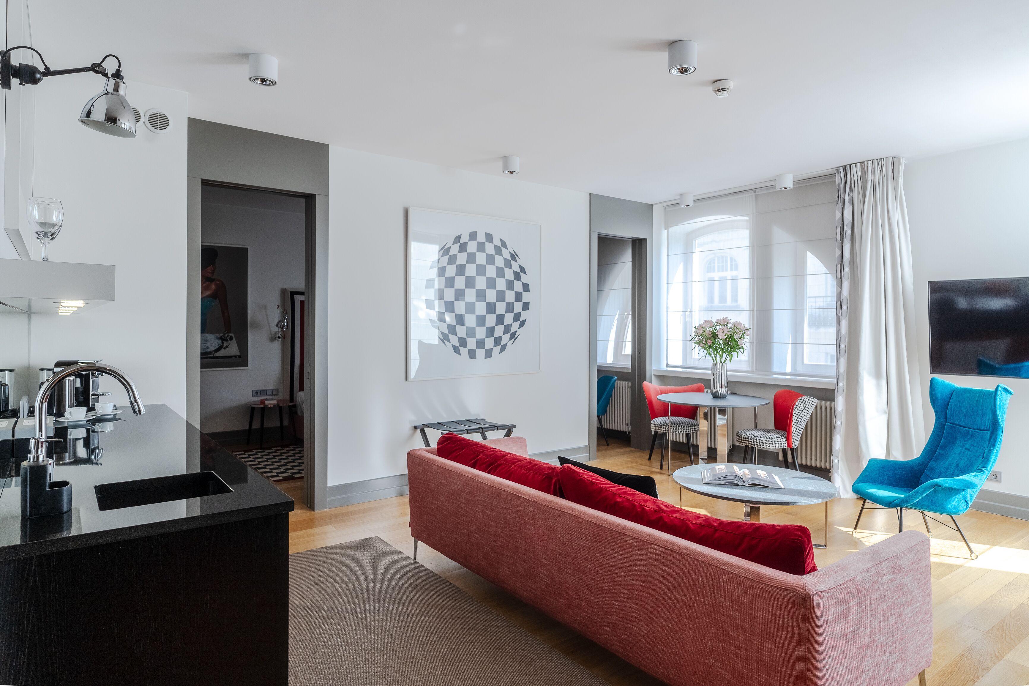 Suite (MI - SUIT) | Hypo-allergenic bedding available, minibar (some free items)