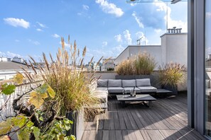 Penthouse (MI - PENT)