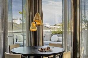 Literie hypoallergénique, mini-bar avec articles gratuits