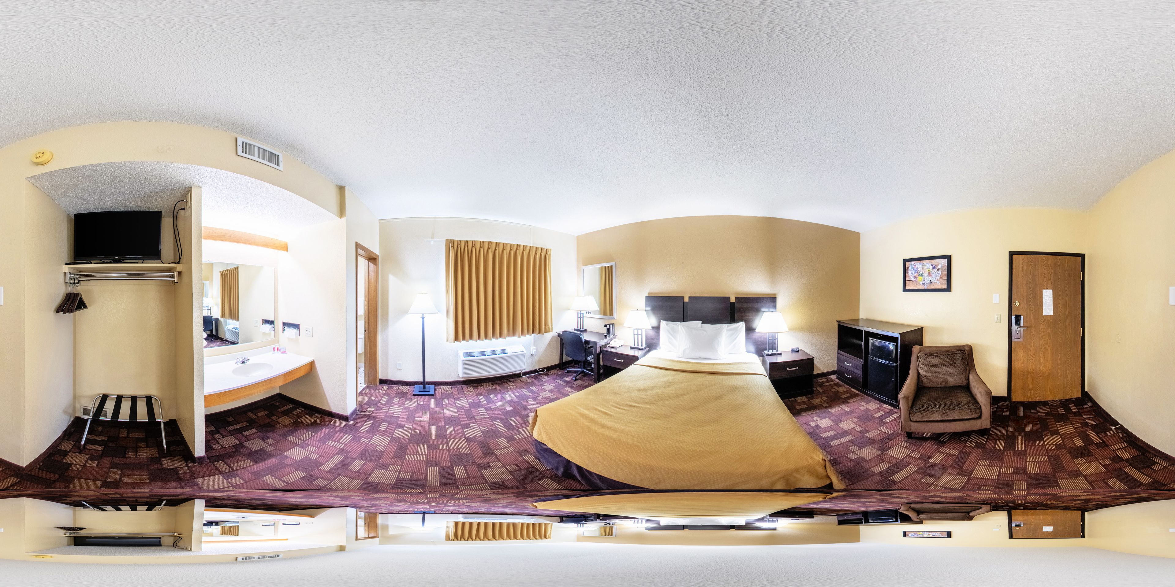 Standard Room, 1 Queen Bed, Non Smoking | Desk, laptop workspace, blackout drapes, free WiFi