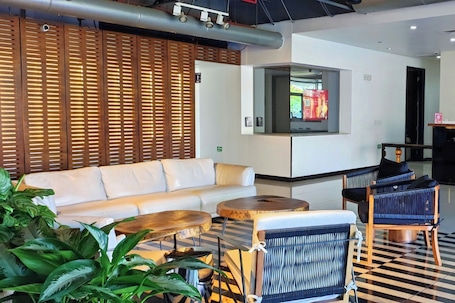 Lobby. Four Points by Sheraton San Jose Sabana