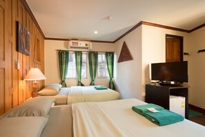 Hypo-allergenic bedding, free WiFi, bed sheets - New Road Guest House - Hostel (Bangkok)