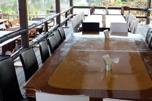 Breakfast, lunch and dinner served  - SP Residence Suvarnabhumi (Bangkok)