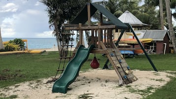 子供用の遊び場 - 屋外