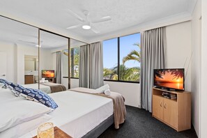Deluxe Apartment - Aussie Resort (Burleigh Heads)