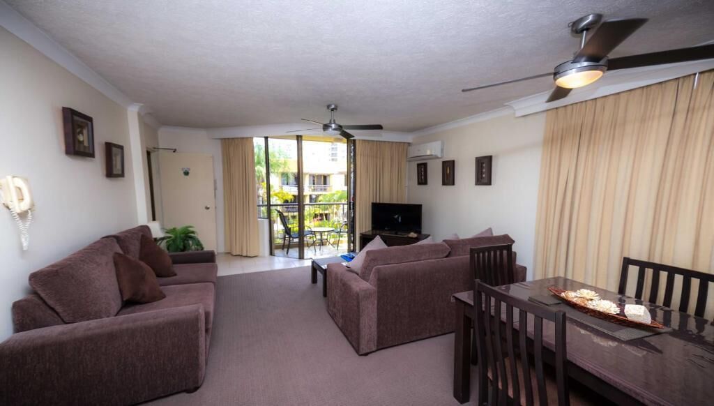 Deluxe Apartment | Living area | 32-inch LCD TV with cable channels, TV