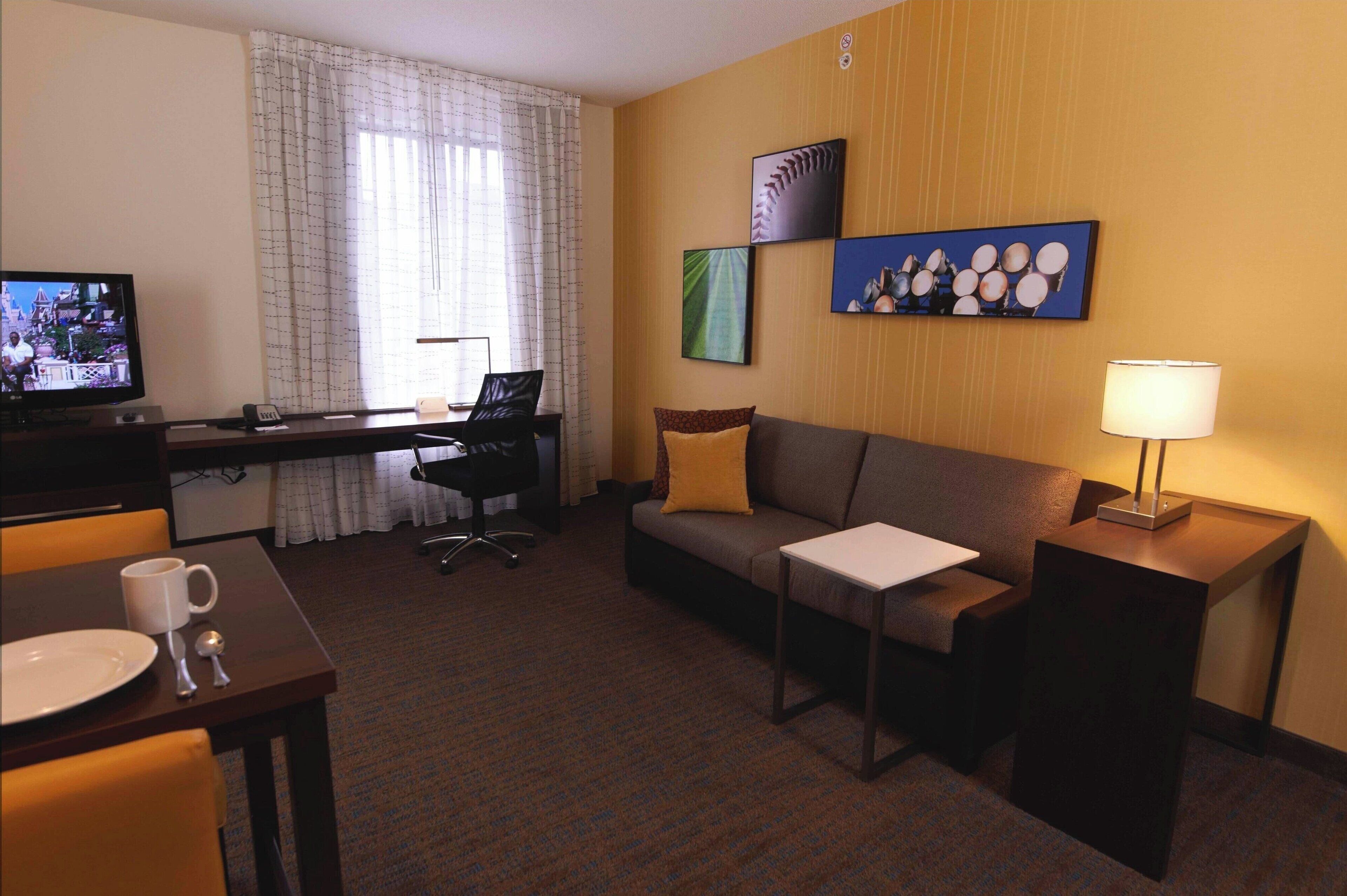 48-inch tv with cable channels, netflix, streaming services