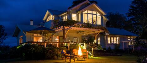 Façade de lâhĂ©bergement - soirĂ©e/nuit