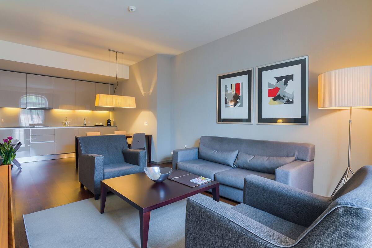 40-inch led tv with cable channels, tv