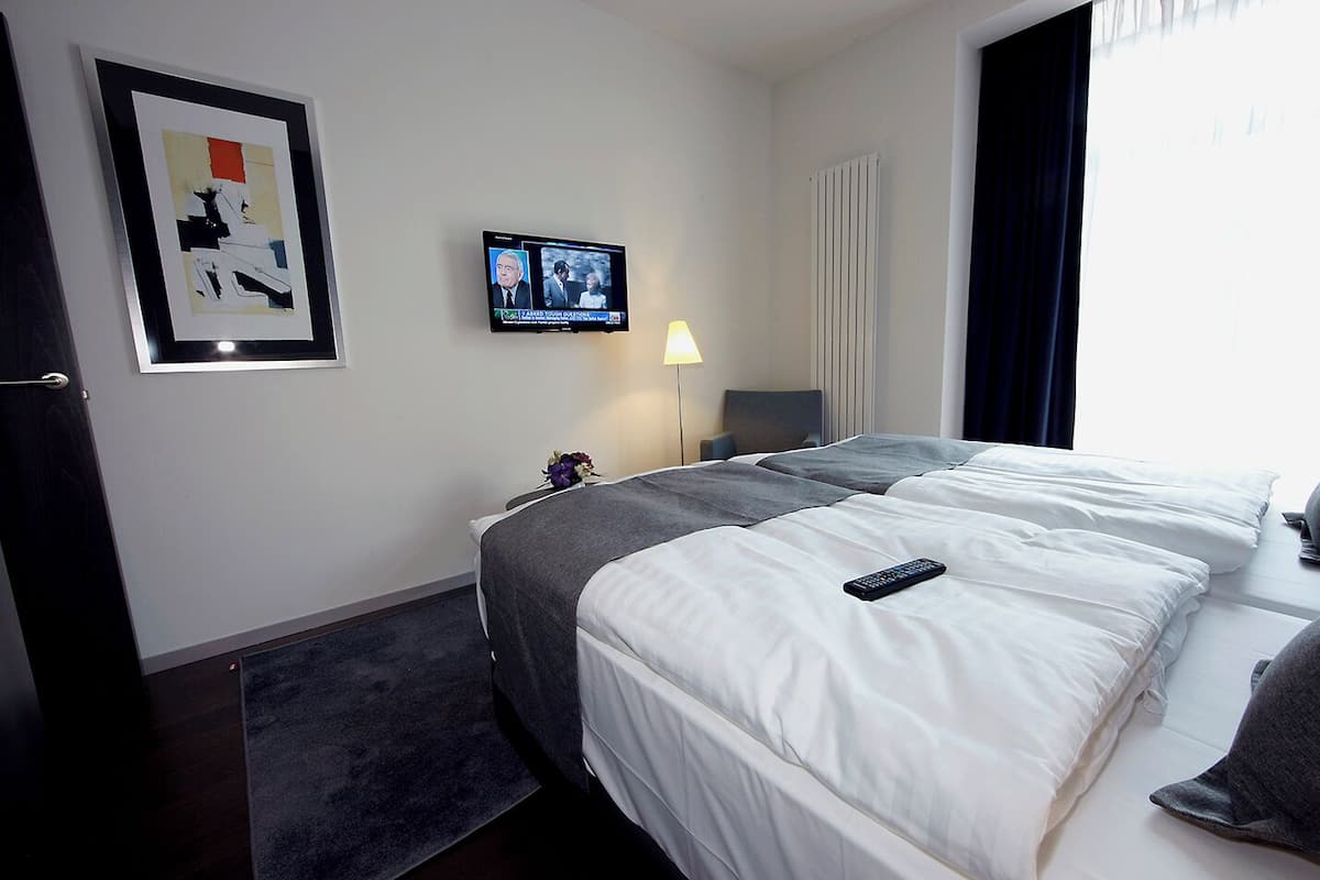 Superior Suite, 2 Twin Beds | 1 bedroom, premium bedding, minibar, desk