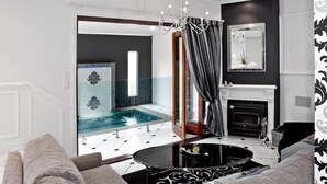TV, fireplace, DVD player