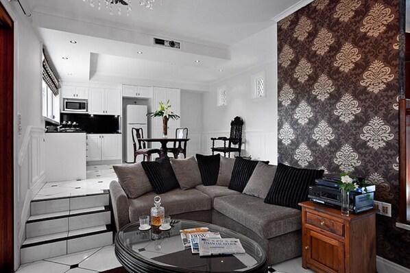 The Castle on Tamborine 3 Night Stay | 1 bedroom, premium bedding, minibar, desk