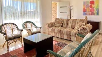 家庭平房, 3 間臥室, 廚房 | 遮光窗簾/窗簾、熨斗/熨衫板、免費 Wi-Fi、床單